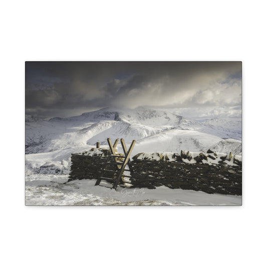 December Yr Wyddfa by Photographer Gareth Mon Jones